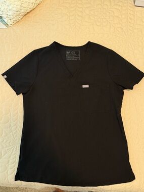 FIGS Women’s Black V-Neck Short Sleeve Scrub Top
